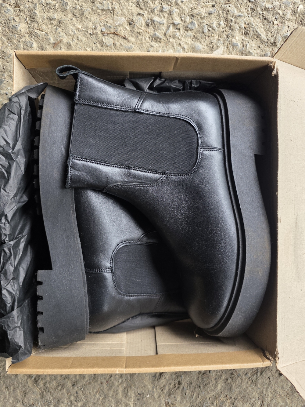 Women's Po-Zu Black Chelsea Boots - NIB